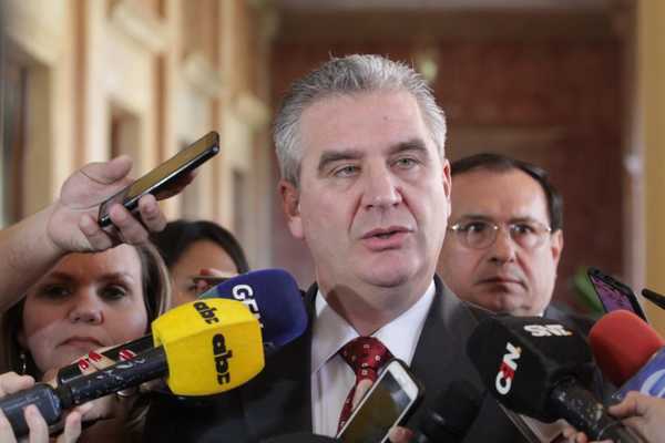Bacchetta: "Mario Abdo está buscando esclarecer los hechos" » Ñanduti