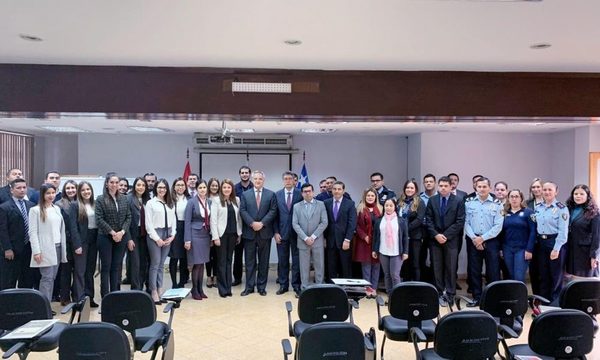 Funcionarios migratorios se capacitan sobre metodología de investigación de trata de personas