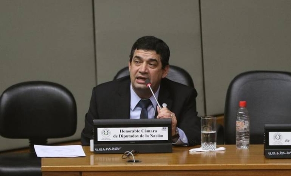 HOY / Vicepresidente en Diputados: "No voy a renunciar", dice y se desmarca de joven abogado