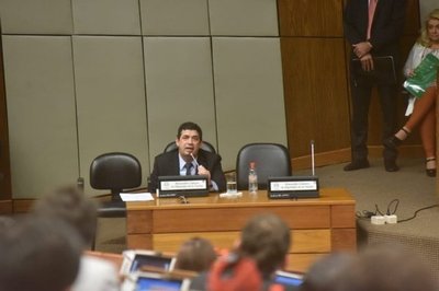 HIGO VELÁZQUEZ A DIPUTADOS: “NO VOY A RENUNCIAR”