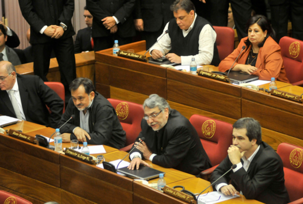 HOY / Partidos de oposición barajan pedido de juicio politico a Abdo y al vicepresidente