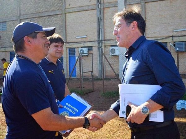 Visita de selección a Luqueño - Fútbol - ABC Color