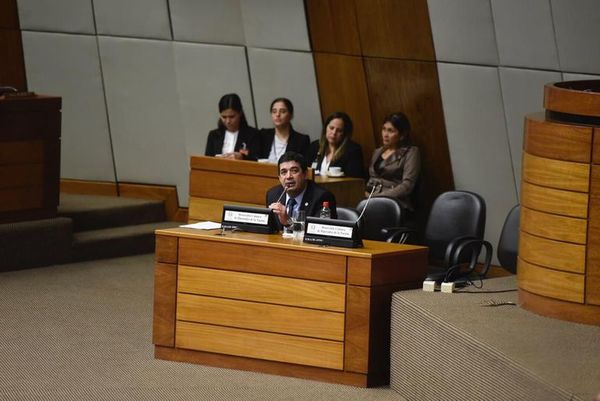 Velázquez: “No existe la más mínima posibilidad de que yo renuncie” - Notas - ABC Color