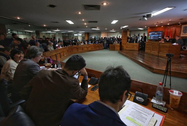 Presentaron anteproyecto que regularía venta de las paradas