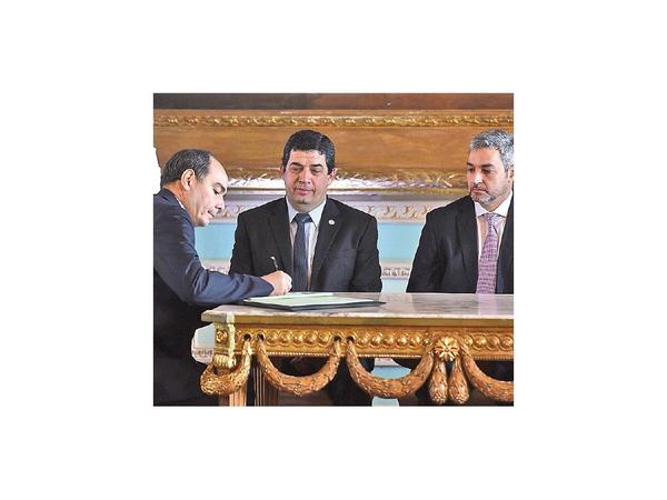 Antonio Rivas asumió y mañana envía delegación a Brasil