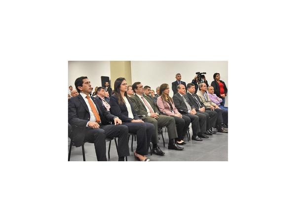 Los consejeros y directores están en la cuerda floja
