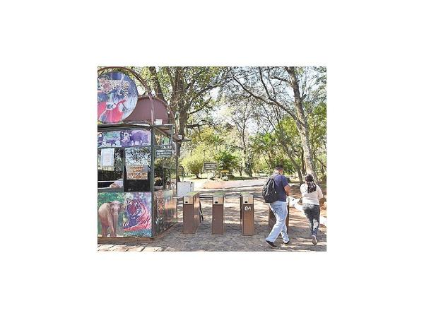 Niegan amenazas a animales y piden sumario en el zoológico