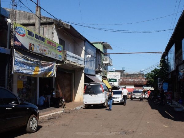 CDE: Inician acciones para recuperar el comercio en el Mercado de Abasto