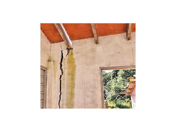 Denuncian abandono de casas del MUVH