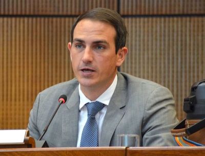 Rasmussen: “Tienen que dar un paso al costado”