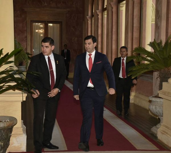 Ovelar afirma que no hay votos en el Senado para sacar a Mario Abdo - Nacionales - ABC Color