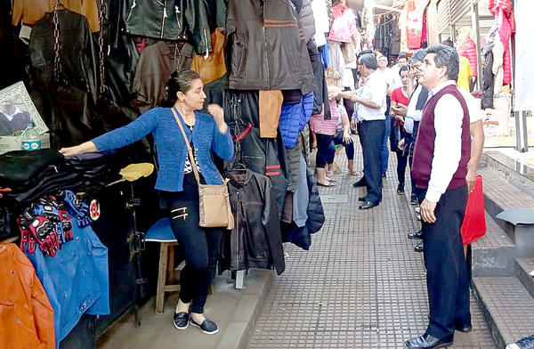 De manera clandestina, construyen salones en veredas de centro de CDE para alquilarlos