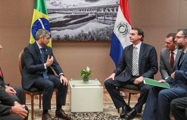 HOY / Alevosa intromisión de Brasil en asuntos internos: Bolsonaro amenaza a Paraguay