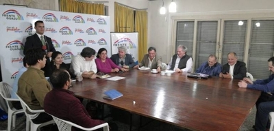 HOY / Si los intereses del país fueron entregados, este gobierno no puede continuar, afirma senadora