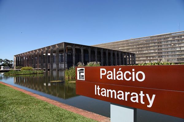 Alevosa intromisión: Brasil amenaza a Paraguay en caso de destitución de Abdo, por la vía constitucional - ADN Paraguayo