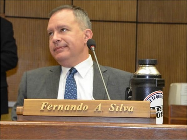 Silva Facetti vincula a Benigno López en negociaciones con empresa brasileña