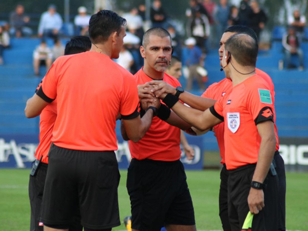 Díaz de Vivar estará en el clásico blanco y negro
