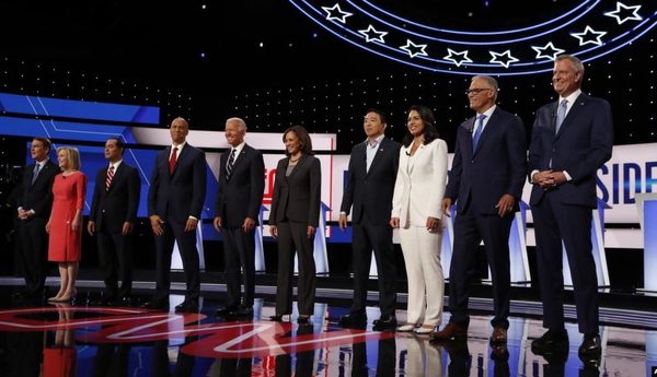 Salud e inmigración dividen a demócratas en segunda noche de debate