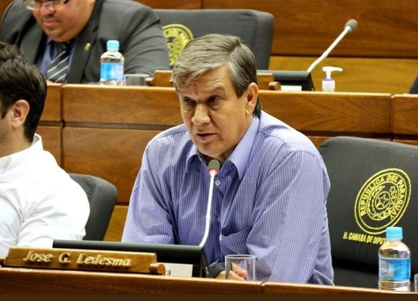 Mario Abdo debe hacer un examen de conciencia y hacer los cambios que se requieren, dice senador - Radio 1000 AM