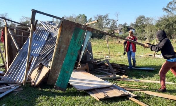 Desalojan a 60 familias de una propiedad privada en CDE