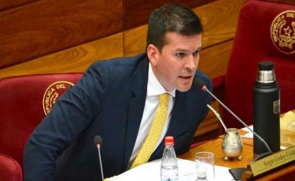 Senador cartista dice estar decepcionado