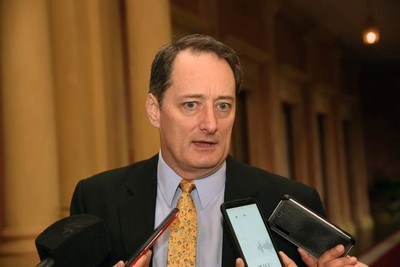 Respaldamos los esfuerzos del presidente Mario Abdo a favor de la transparencia, expresó Embajador de EE.UU   - Radio 1000 AM