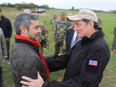 Juicio político: Embajador de EEUU celebra "prudencia" de líderes