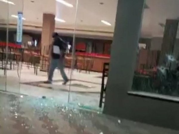 Celoso baleó a tres por mirar groseramente A SU LAPA