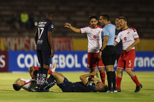 Domínguez salió lesionado - Fútbol - ABC Color