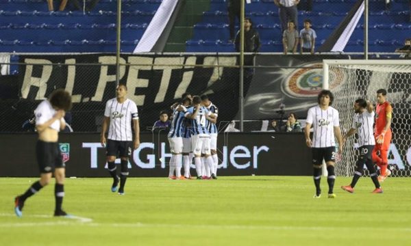 Lamentable presentación de Libertad en su despedida de la Libertadores