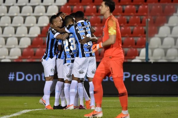 Libertad fue vapuleado por Gremio y quedó fuera de la Copa Libertadores » Ñanduti