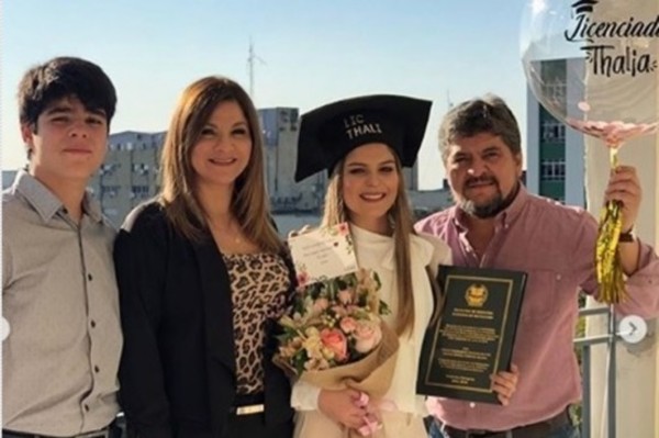 Maricha Olitte Orgullosa De Su Hija Que Obtuvo Su Título Universitario