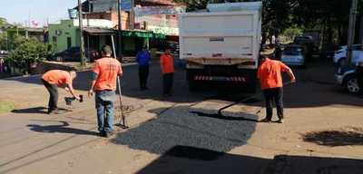 Siguen con trabajos de bacheos en calles esteñas