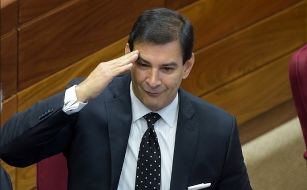 Llano designa a los senadores que investigarán el acuerdo energético