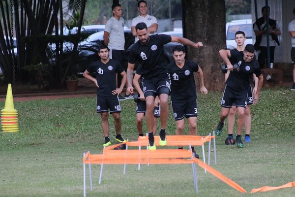 Dos bajas en Olimpia de cara a Libertad