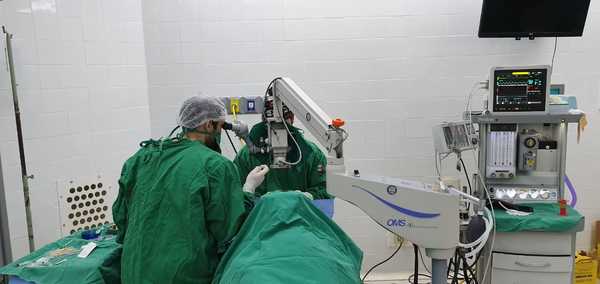 Realizaron trasplante de córnea en el Hospital de Clínicas » Ñanduti