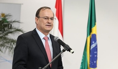 Renuncia criticado director y Abdo Benítez analiza cambiar consejeros