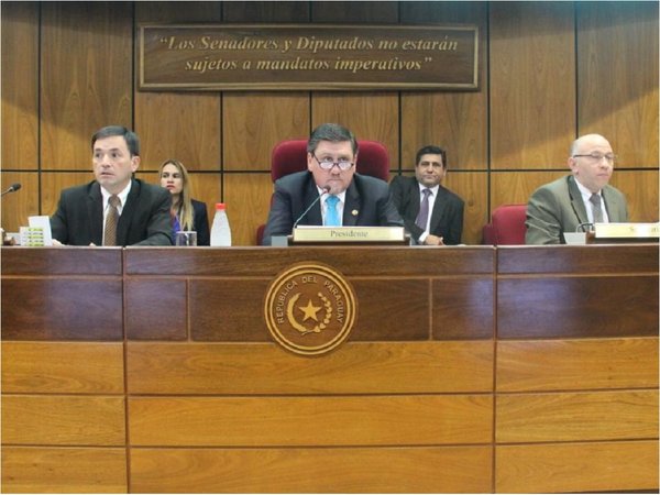 Llano exige inmediata destitución de consejeros de Itaipú e IPS