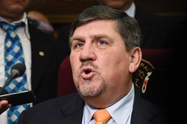 Llano exige destitución de consejeros de Itaipú y del IPS - Nacionales - ABC Color