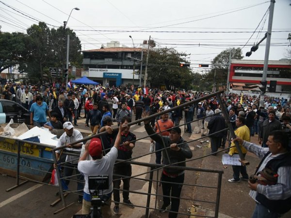 Imputan a taxista por supuesto manoseo a trabajadora de prensa