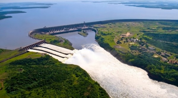 Gobierno presentó equipo de excelencia para renegociar Itaipú de cara al 2023