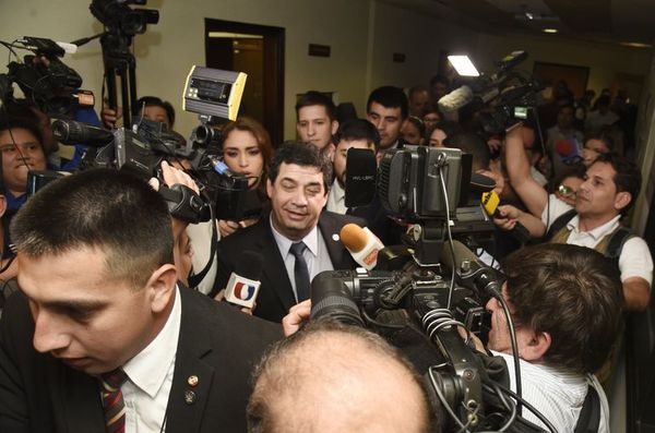 Los mensajes que complican más a Hugo Velázquez - Nacionales - ABC Color
