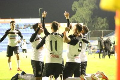 General Díaz sonríe por primera vez en el Clausura