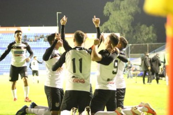 General Díaz sonríe por primera vez en el Clausura