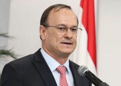 Llano exigió a Abdo destituir a los consejeros de la Itaipú