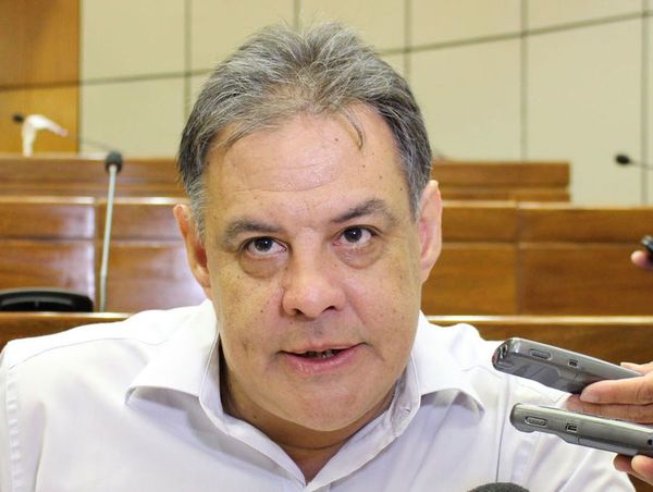 Richer: “Deben irse todos”