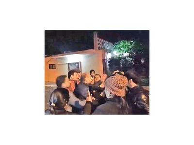 Violenta  reacción de senador