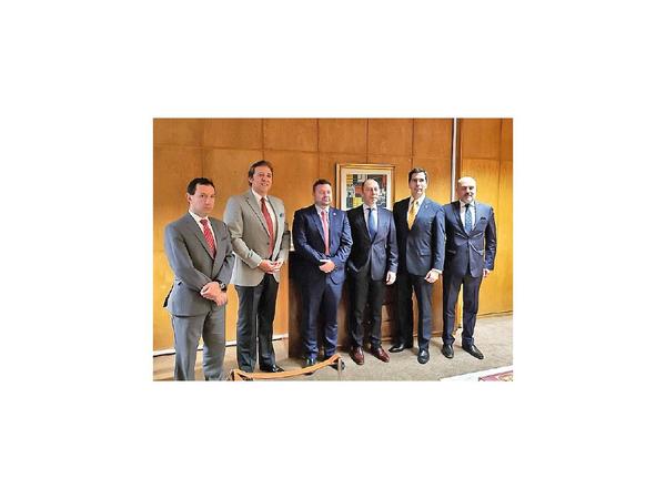 Gobierno inicia trámite en Uruguay para captura y extradición de Arrom y amigos