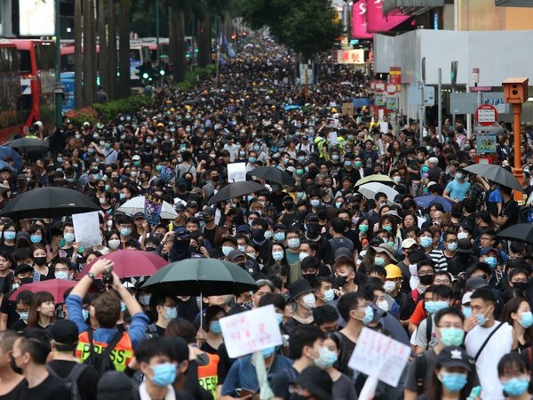 Hongkoneses retoman las calles por noveno fin de semana consecutivo