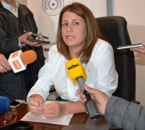 Viceministra trabajará para mejorar condiciones laborales de agentes penitenciarios | .::Agencia IP::.